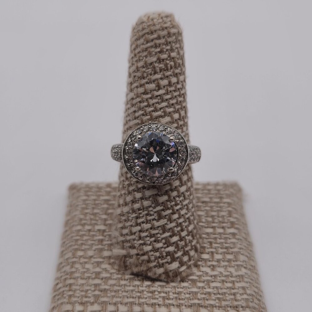 Size 8 Sterling Silver Large Halo Cubic Zirconia Gems Band Ring A2731